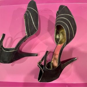 Audrey Brooke Sexy gold and black heels with peep toes-8.5